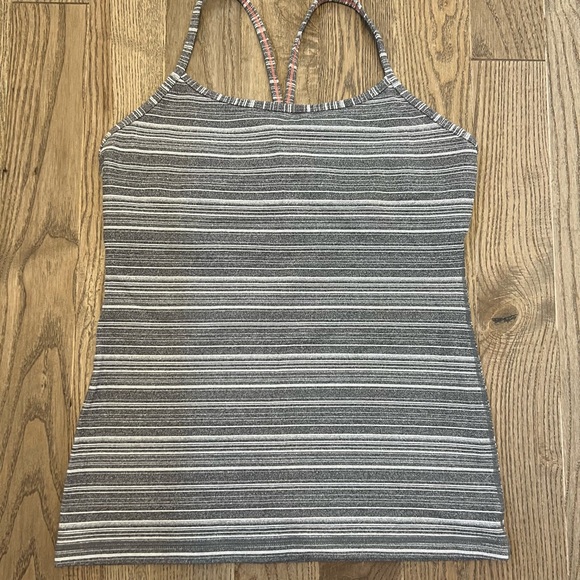 Lululemon power Y tank top in coal strata stripe barely worn size 8 - Picture 2 of 3